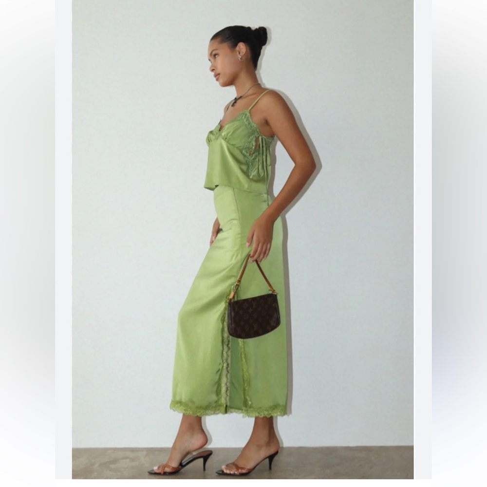 Bailey Rose green satin lace side open cami top Size M - Picture 7 of 17